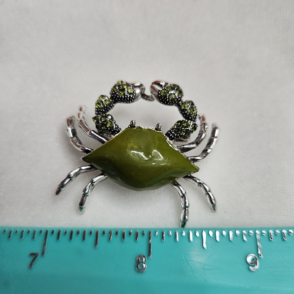 Elegant Green Silver Rhinestone Crab Brooch Pin Retro Style NWOT Silver Tone - Picture 2 of 8